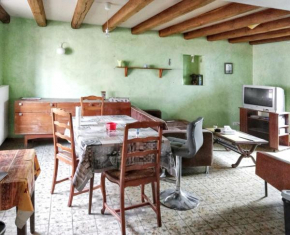 Maison pittoresque à Échalot avec jardin clôturé